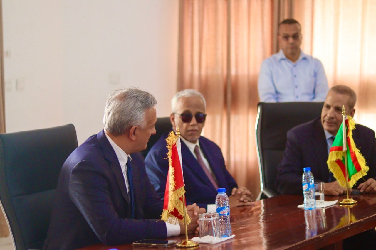 Le ministre délégué auprès du Chef du gouvernement marocain en visite au port Autonome de Nouakchott