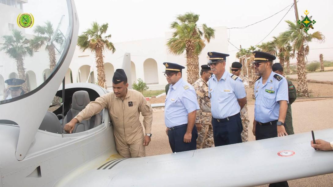 وفد عسكري مغربي يؤدي زيارة عمل للمدرسة العسكرية للطيران بأطار