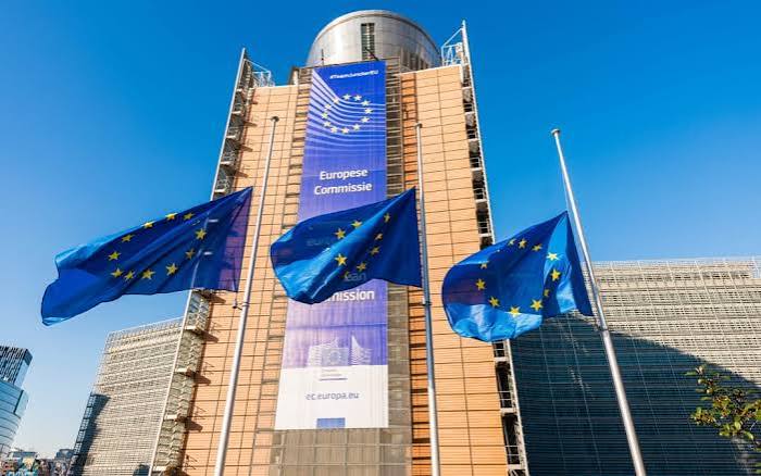 المفوضية الأوروبية تقترح خطة من خمسة محاور لمواجهة الهجرة غير النظامية