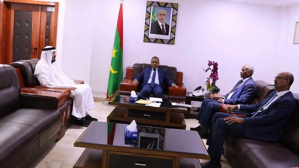 وزير الزراعة يبحث مع السفير الإماراتي تعزيز التعاون في المجال الزراعي