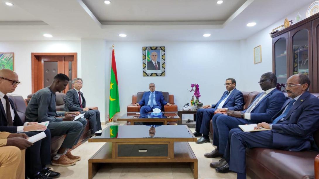 وزير الزراعة يبحث مع السفير الياباني سبل تعزيز التعاون