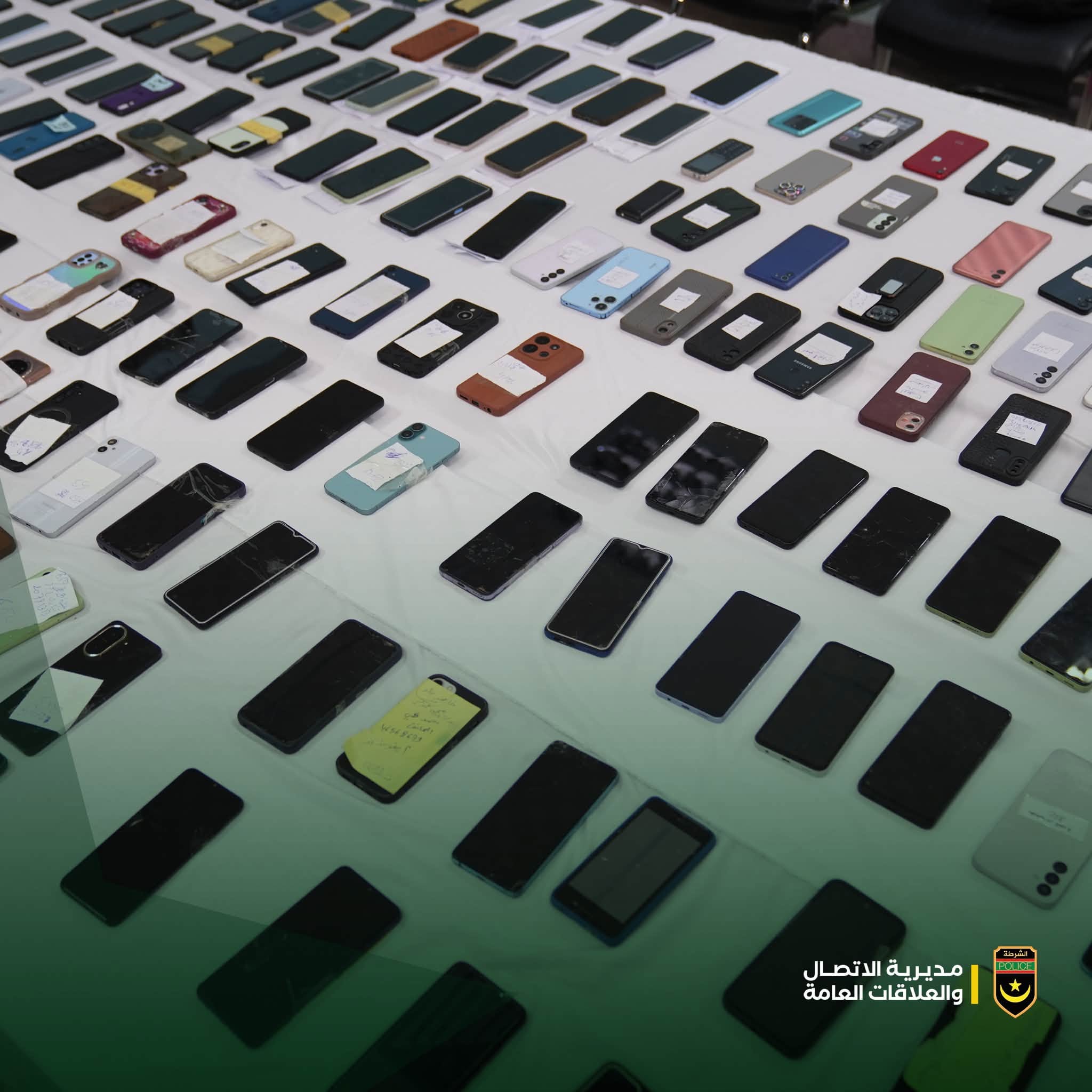 نواكشوط.. الشرطة تفكك شبكات سرقة الهواتف وتضبط 427 هاتفًا