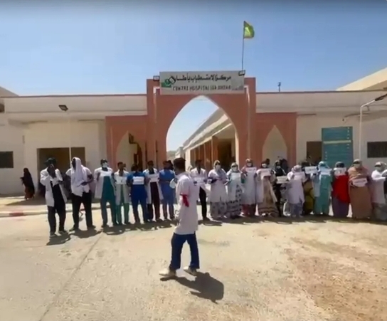 الشرطة تدخل مستشفى أطار لليوم الثاني لمنع وقفة للأطباء